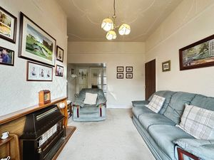 Lounge- click for photo gallery